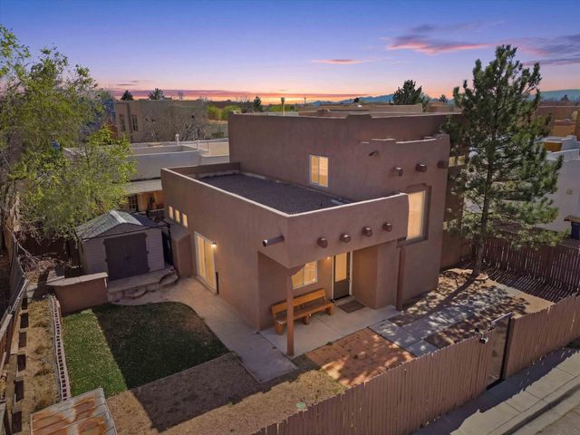6036 Monte Verde Place, Santa Fe, NM 87507