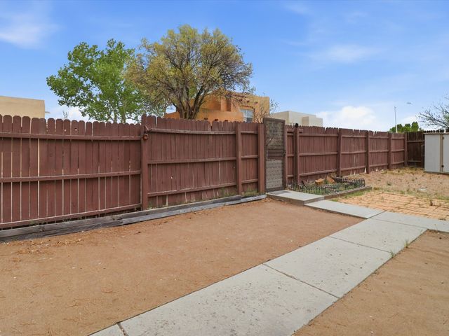 6036 Monte Verde Place, Santa Fe, NM 87507