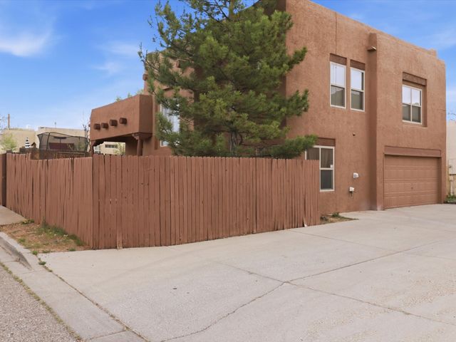 6036 Monte Verde Place, Santa Fe, NM 87507