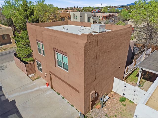 6036 Monte Verde Place, Santa Fe, NM 87507