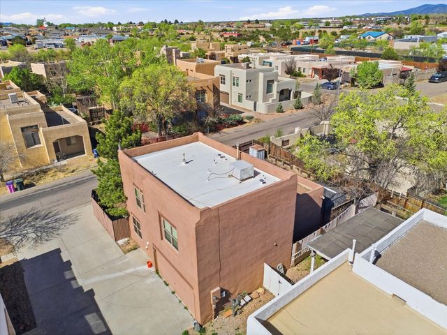 6036 Monte Verde Place, Santa Fe, NM 87507