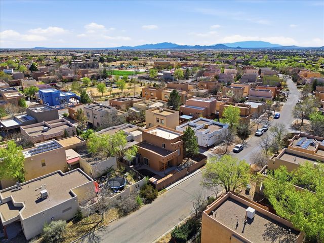 6036 Monte Verde Place, Santa Fe, NM 87507