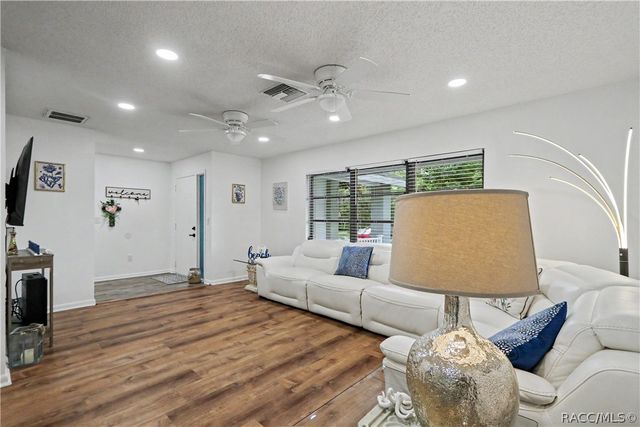 10 Colubrina Court, Homosassa, FL 34446