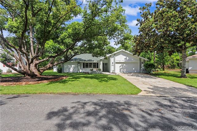 10 Colubrina Court, Homosassa, FL 34446