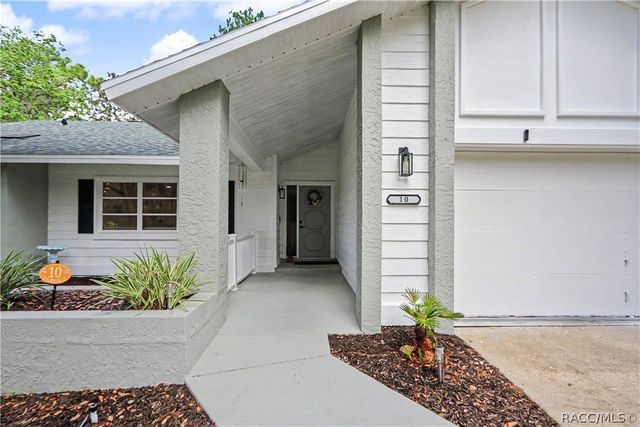 10 Colubrina Court, Homosassa, FL 34446
