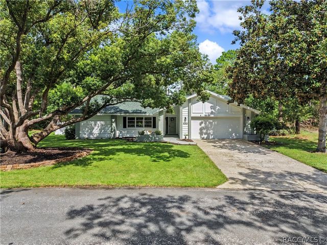 10 Colubrina Court, Homosassa, FL 34446