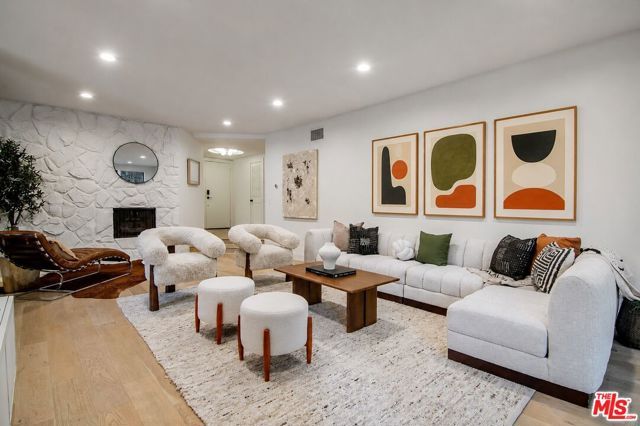 1434 Greenfield Avenue 102, Los Angeles, CA 90025