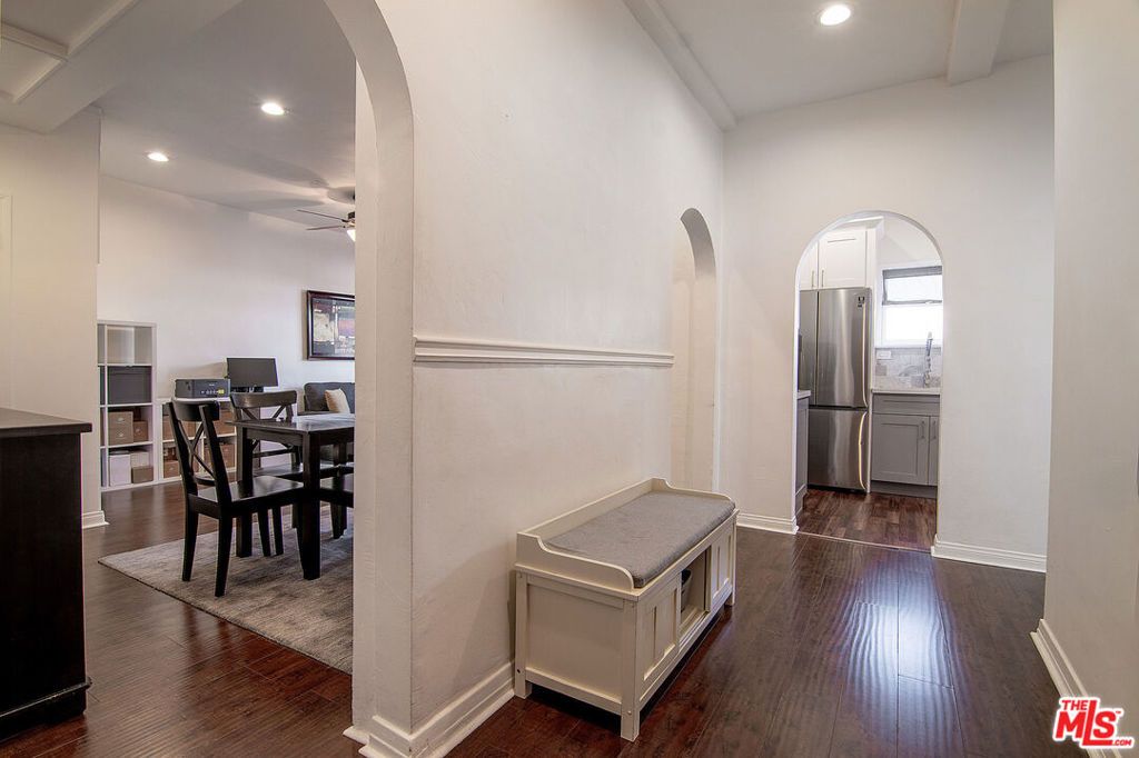 340 N Oakhurst Drive 205, Beverly Hills, CA 90210 — photo 3