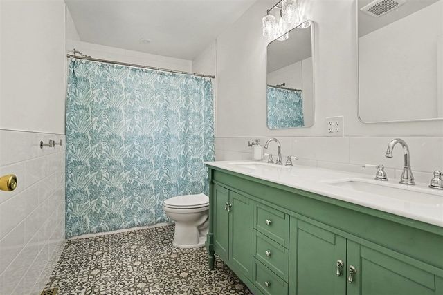 309 Sib Rumery Street, Wayland, MI 49348