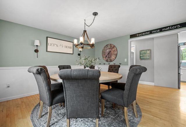 2 Bettys Neck Rd, Lakeville, MA 02347