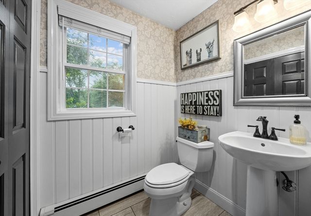 2 Bettys Neck Rd, Lakeville, MA 02347