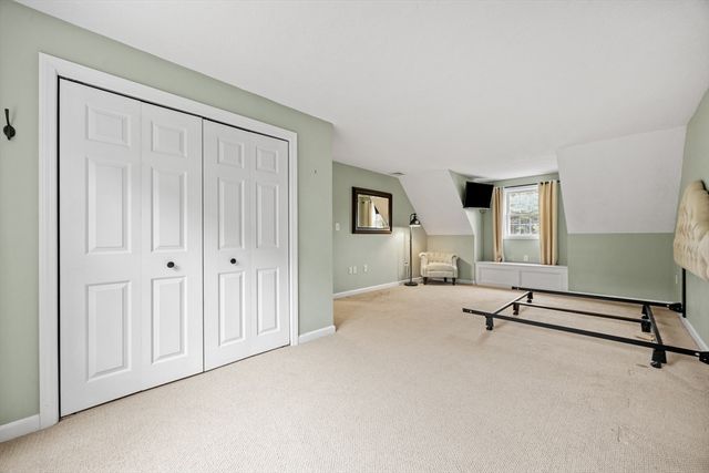 2 Bettys Neck Rd, Lakeville, MA 02347