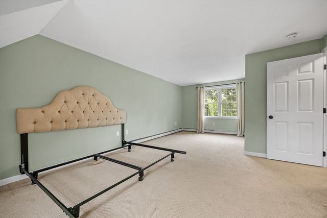 2 Bettys Neck Rd, Lakeville, MA 02347