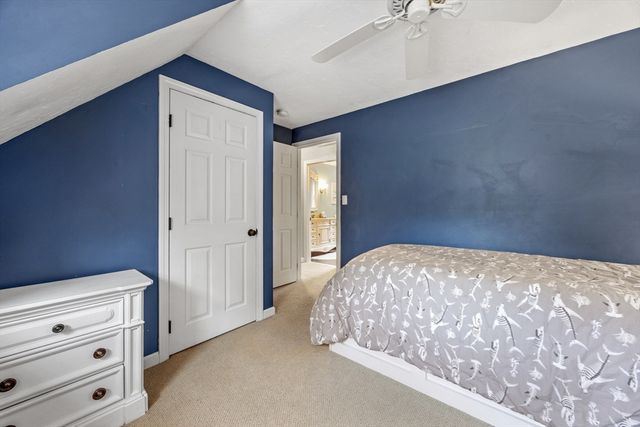 2 Bettys Neck Rd, Lakeville, MA 02347