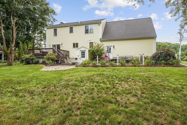 2 Bettys Neck Rd, Lakeville, MA 02347
