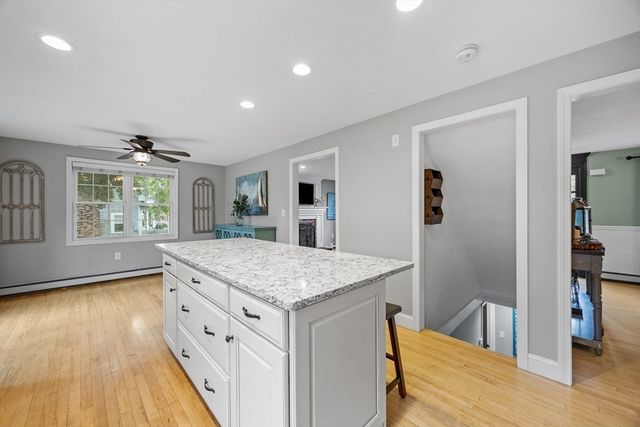 2 Bettys Neck Rd, Lakeville, MA 02347