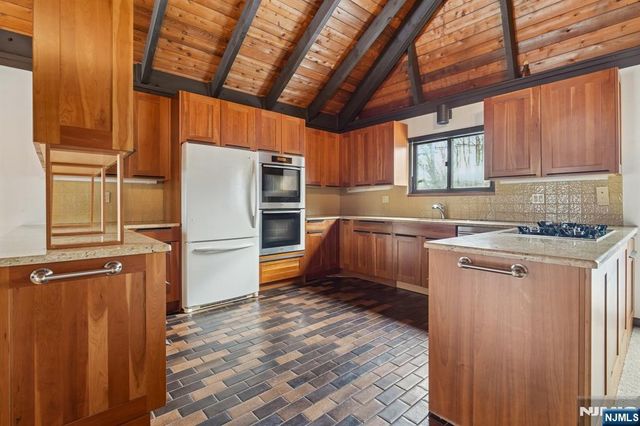 159 N Deer Trail, Ramsey, NJ 07446