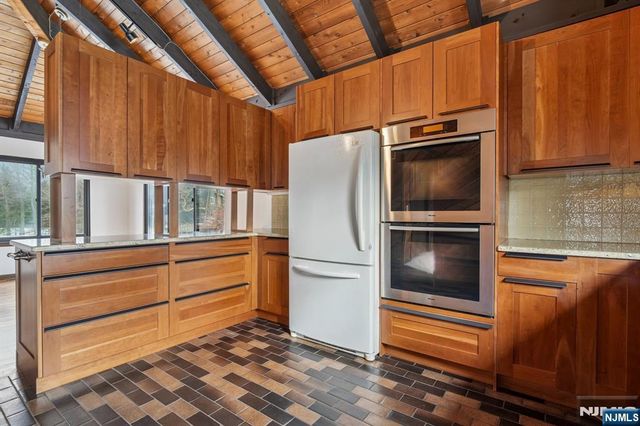 159 N Deer Trail, Ramsey, NJ 07446