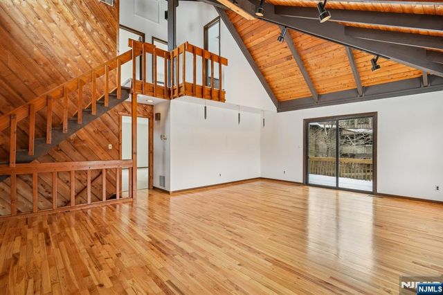 159 N Deer Trail, Ramsey, NJ 07446