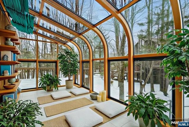 159 N Deer Trail, Ramsey, NJ 07446