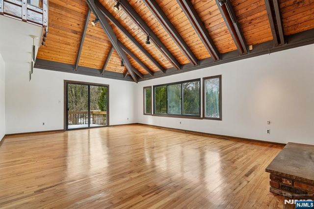 159 N Deer Trail, Ramsey, NJ 07446