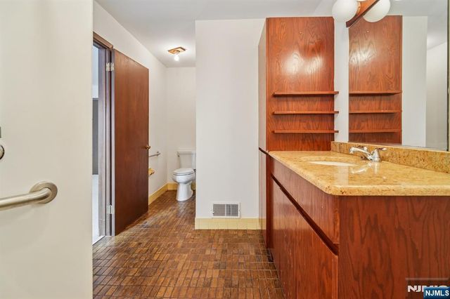 159 N Deer Trail, Ramsey, NJ 07446