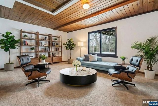 159 N Deer Trail, Ramsey, NJ 07446