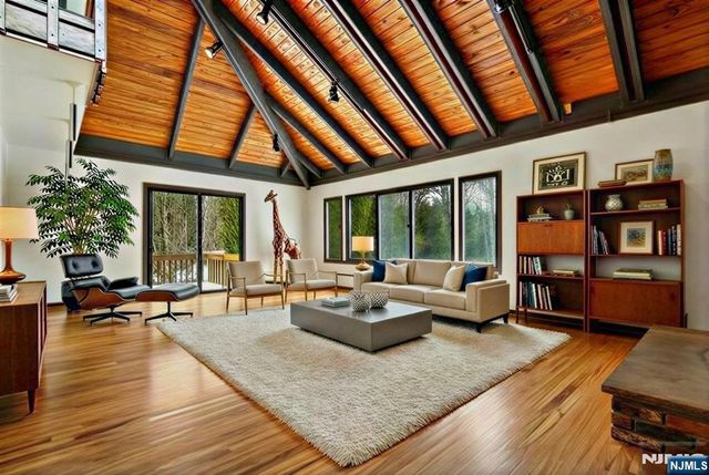 159 N Deer Trail, Ramsey, NJ 07446