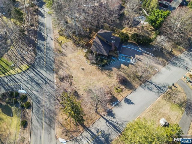 159 N Deer Trail, Ramsey, NJ 07446