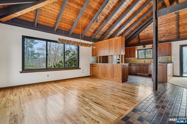 159 N Deer Trail, Ramsey, NJ 07446