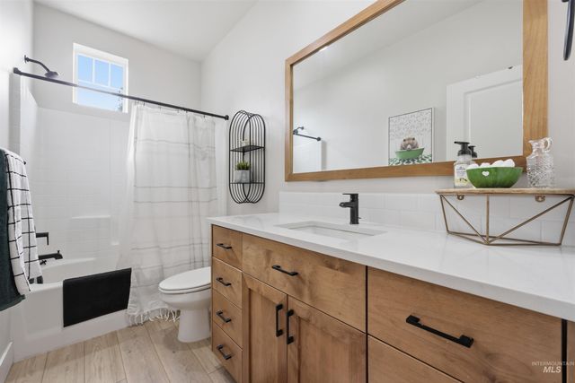 17643 N Pass City Pl., Nampa, ID 83687