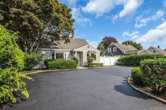 9 Academy Lane, Levittown, NY 11756