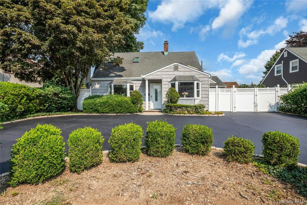 9 Academy Lane, Levittown, NY 11756