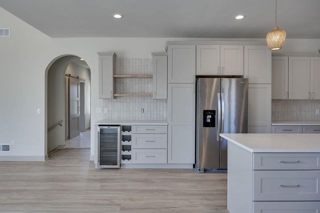 1113 N DIVISION Street, Waunakee, WI 53597