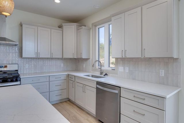 1113 N DIVISION Street, Waunakee, WI 53597