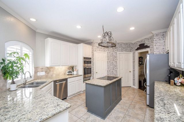 6526 Adobe Trails Drive, Sugar Land, TX 77479