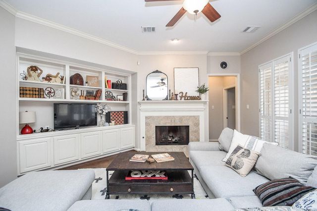 6526 Adobe Trails Drive, Sugar Land, TX 77479