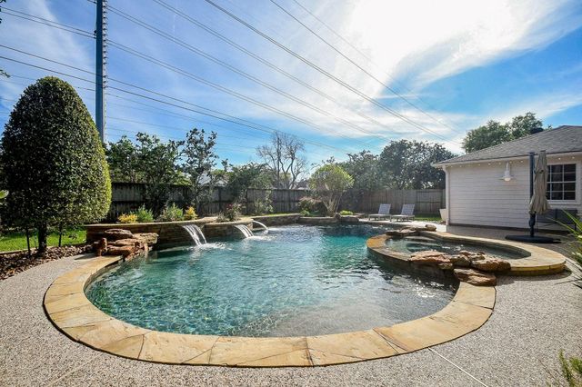 6526 Adobe Trails Drive, Sugar Land, TX 77479