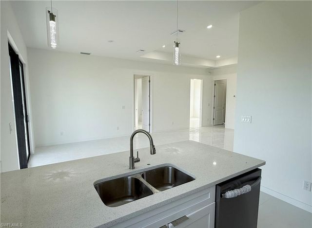 4213 Caloosa PKWY N, Cape Coral, FL 33993