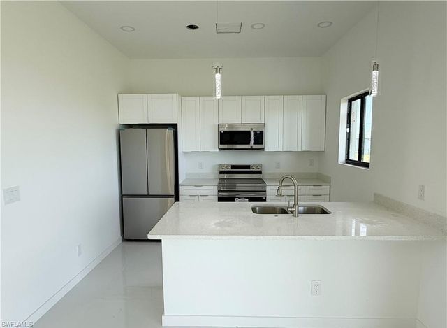 4213 Caloosa PKWY N, Cape Coral, FL 33993