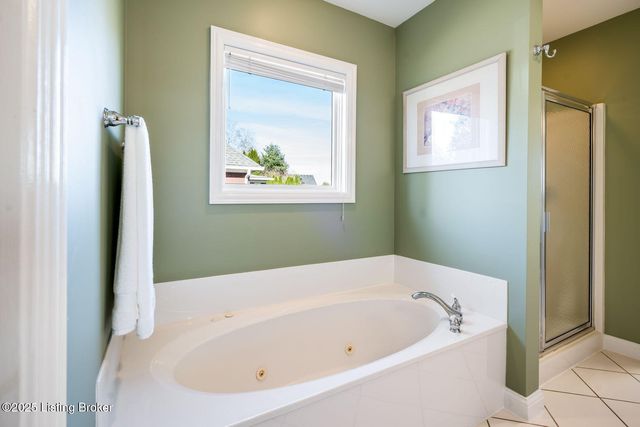 7909 Kendrick Crossing Ln, Louisville, KY 40291