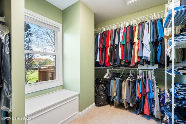 7909 Kendrick Crossing Ln, Louisville, KY 40291