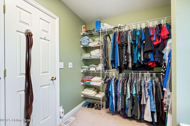 7909 Kendrick Crossing Ln, Louisville, KY 40291