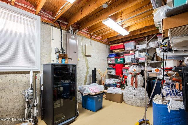 7909 Kendrick Crossing Ln, Louisville, KY 40291