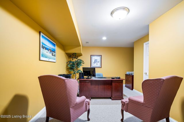 7909 Kendrick Crossing Ln, Louisville, KY 40291