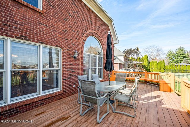 7909 Kendrick Crossing Ln, Louisville, KY 40291