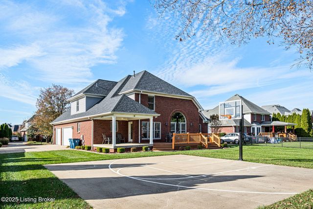 7909 Kendrick Crossing Ln, Louisville, KY 40291