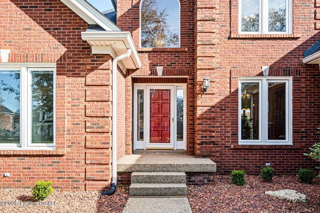 7909 Kendrick Crossing Ln, Louisville, KY 40291