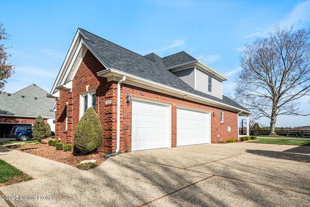 7909 Kendrick Crossing Ln, Louisville, KY 40291