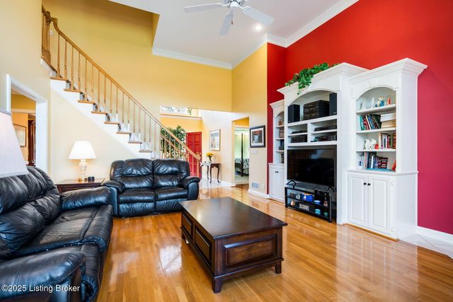 7909 Kendrick Crossing Ln, Louisville, KY 40291